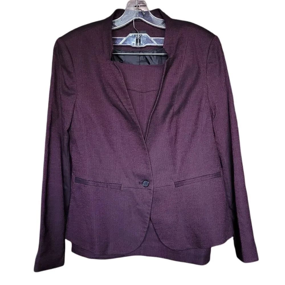 Nwt plum suit with skirt